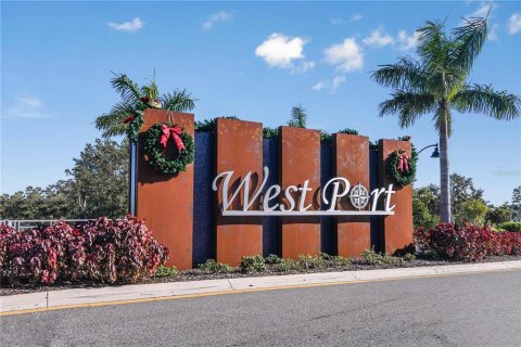House in Port Charlotte, Florida 3 bedrooms, 255.95 sq.m. № 1619169 - photo 28