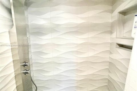 Купить кондоминиум в Авентура, Флорида 3 спальни, 128.21м2, № 2049650 - фото 19