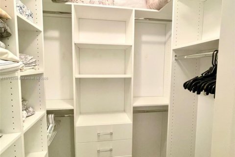 Купить кондоминиум в Авентура, Флорида 3 спальни, 128.21м2, № 2049650 - фото 18