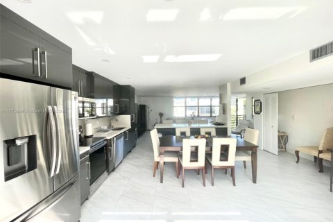 Купить кондоминиум в Авентура, Флорида 3 спальни, 128.21м2, № 2049650 - фото 5