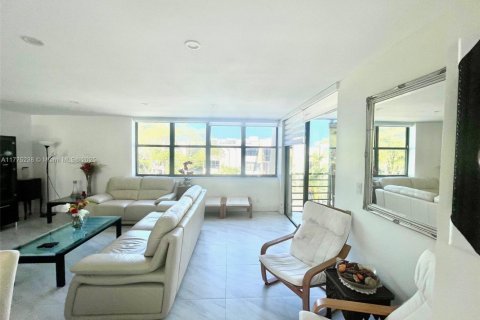 Купить кондоминиум в Авентура, Флорида 3 спальни, 128.21м2, № 2049650 - фото 10