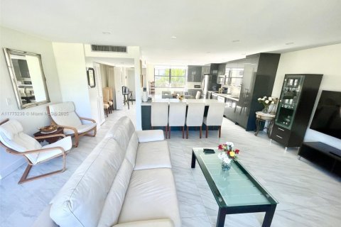 Купить кондоминиум в Авентура, Флорида 3 спальни, 128.21м2, № 2049650 - фото 9