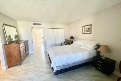 Купить кондоминиум в Авентура, Флорида 3 спальни, 128.21м2, № 2049650 - фото 16
