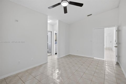 Casa en venta en Pembroke Pines, Florida, 3 dormitorios, 151.71 m2 № 2049515 - foto 19