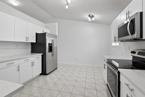 Casa en venta en Pembroke Pines, Florida, 3 dormitorios, 151.71 m2 № 2049515 - foto 17