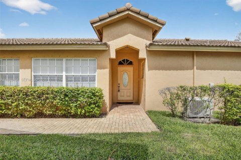 Casa en venta en Pembroke Pines, Florida, 3 dormitorios, 151.71 m2 № 2049515 - foto 10