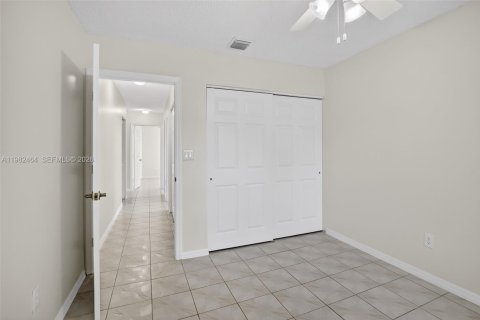 Casa en venta en Pembroke Pines, Florida, 3 dormitorios, 151.71 m2 № 2049515 - foto 26