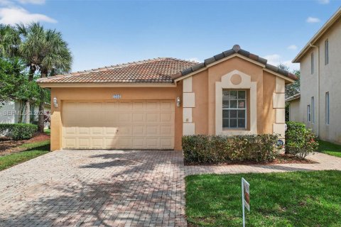 Casa en Pembroke Pines, Florida 3 dormitorios, 151.71 m2 № 2049515