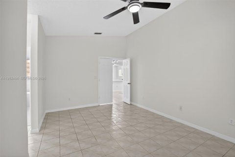 Casa en venta en Pembroke Pines, Florida, 3 dormitorios, 151.71 m2 № 2049515 - foto 20