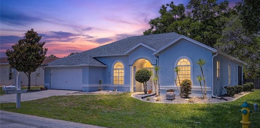 Casa en Ocala, Florida 3 dormitorios, 172.61 m2 № 2157493
