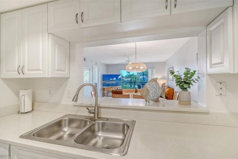 Купить кондоминиум в Сарасота, Флорида 5 комнат, 102.75м2, № 2093190 - фото 24