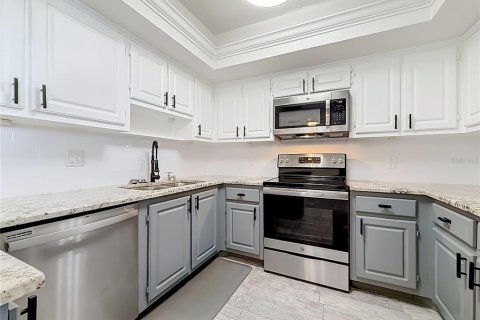 Condo in South Pasadena, Florida, 1 bedroom  № 2383334 - photo 12