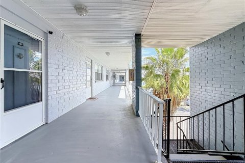 Condo in South Pasadena, Florida, 1 bedroom  № 2383334 - photo 4