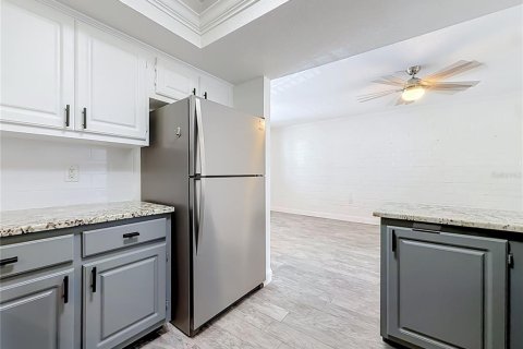 Condo in South Pasadena, Florida, 1 bedroom  № 2383334 - photo 14