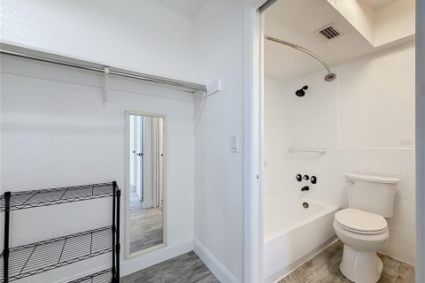 Condo in South Pasadena, Florida, 1 bedroom  № 2383334 - photo 23