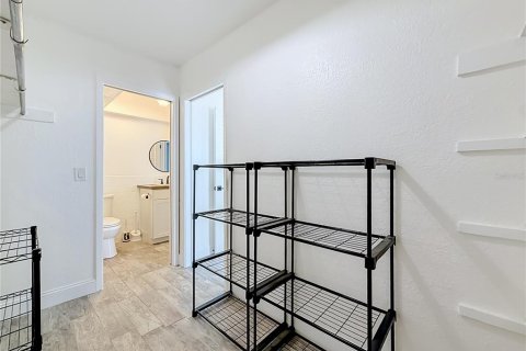 Condo in South Pasadena, Florida, 1 bedroom  № 2383334 - photo 26