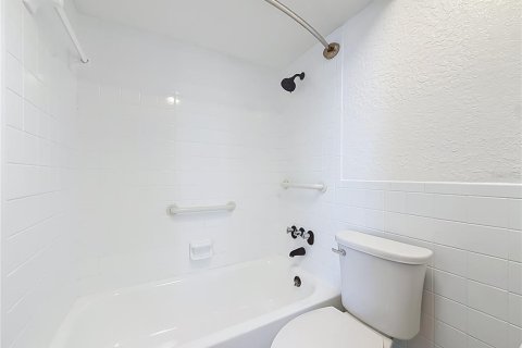 Condo in South Pasadena, Florida, 1 bedroom  № 2383334 - photo 21