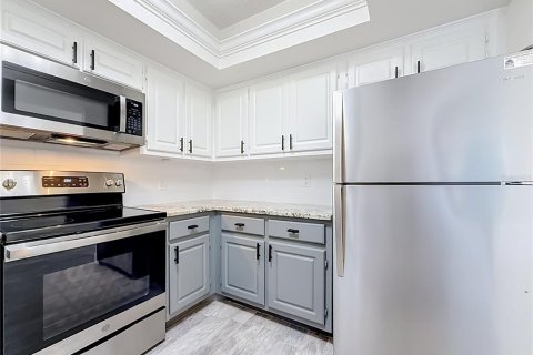Condo in South Pasadena, Florida, 1 bedroom  № 2383334 - photo 15