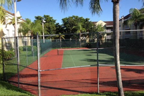 Снять в аренду кондоминиум в Катлер-Бей, Флорида 1 спальня, 75.53м2, № 2040287 - фото 13