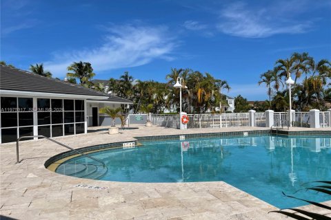 Снять в аренду кондоминиум в Катлер-Бей, Флорида 1 спальня, 75.53м2, № 2040287 - фото 12