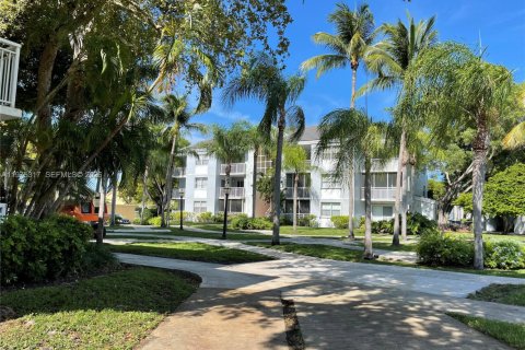 Снять в аренду кондоминиум в Катлер-Бей, Флорида 1 спальня, 75.53м2, № 2040287 - фото 14