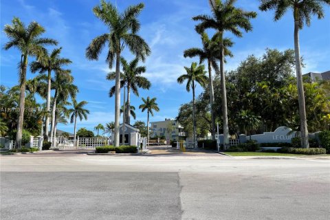 Снять в аренду кондоминиум в Катлер-Бей, Флорида 1 спальня, 75.53м2, № 2040287 - фото 11