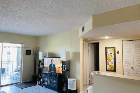 Снять в аренду кондоминиум в Катлер-Бей, Флорида 1 спальня, 75.53м2, № 2040287 - фото 5