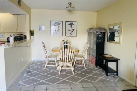 Снять в аренду кондоминиум в Катлер-Бей, Флорида 1 спальня, 75.53м2, № 2040287 - фото 3