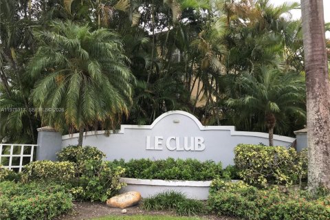 Кондоминиум с 1 спальней в Катлер-Бей, Флорида № 2040287