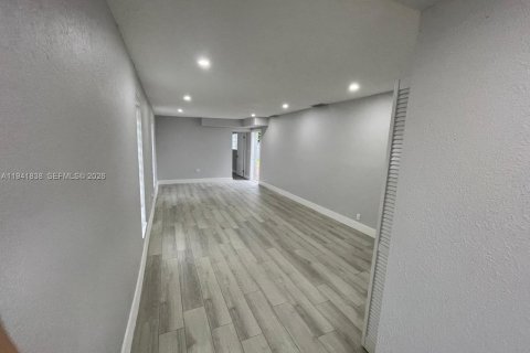 Купить виллу или дом в Санрайз, Флорида 3 спальни, 133.31м2, № 2007790 - фото 17