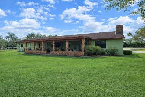 House in Homestead, Florida 3 bedrooms, 232.53 sq.m. № 2046437 - photo 3