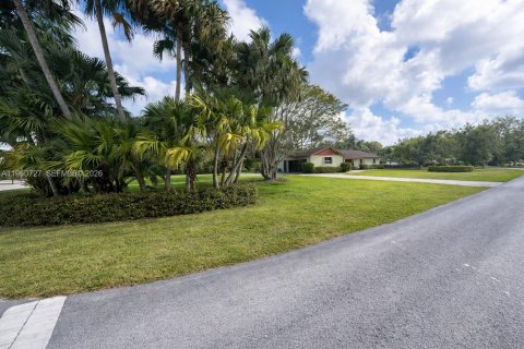 House in Homestead, Florida 3 bedrooms, 232.53 sq.m. № 2046437 - photo 6