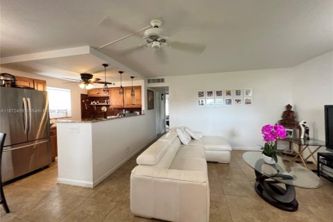 Condominio en venta en Delray Beach, Florida, 2 dormitorios, 81.75 m2 № 1925793 - foto 2