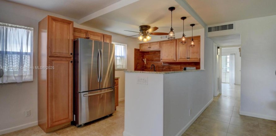 Condominio en Delray Beach, Florida, 2 dormitorios  № 1925793