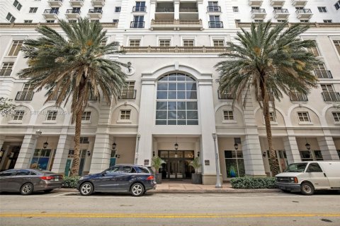 Condo in Coral Gables, Florida, 1 bedroom  № 1994329 - photo 15