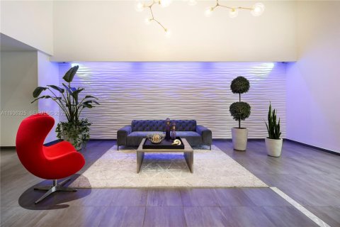 Condo in Coral Gables, Florida, 1 bedroom  № 1994329 - photo 18