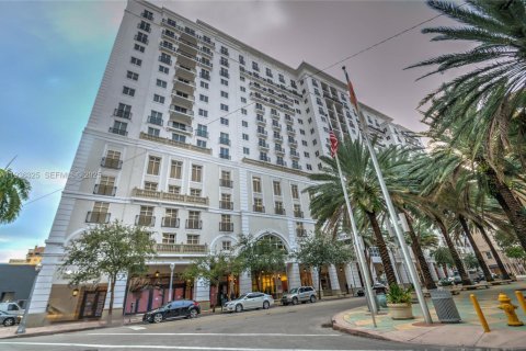 Condo in Coral Gables, Florida, 1 bedroom  № 1994329 - photo 12