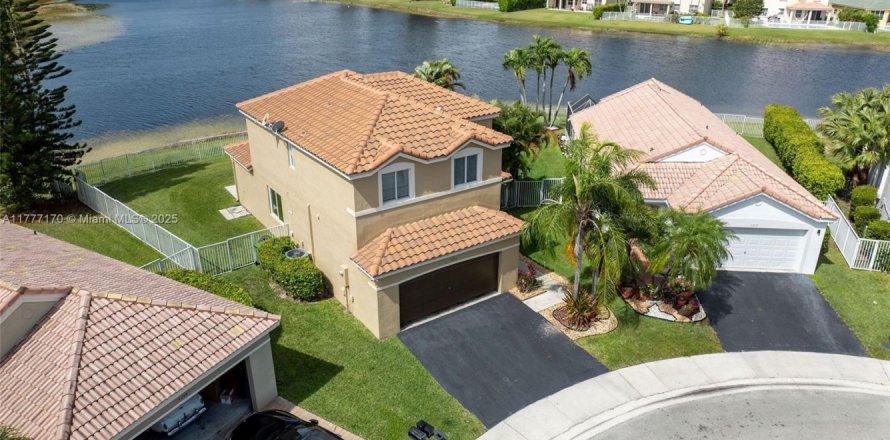 Casa en Weston, Florida 4 dormitorios, 176.7 m2 № 1726953
