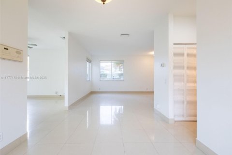 Casa en venta en Weston, Florida, 4 dormitorios, 176.7 m2 № 1726953 - foto 8