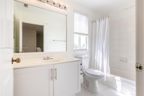 Casa en venta en Weston, Florida, 4 dormitorios, 176.7 m2 № 1726953 - foto 17