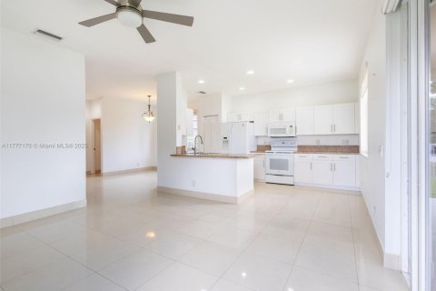 Casa en venta en Weston, Florida, 4 dormitorios, 176.7 m2 № 1726953 - foto 6