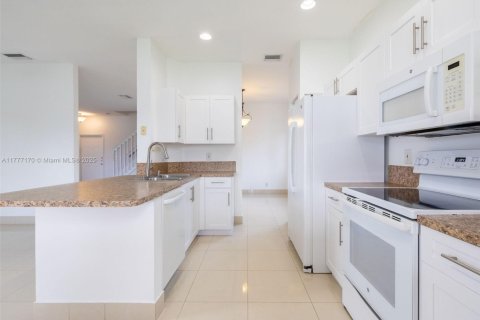 Casa en venta en Weston, Florida, 4 dormitorios, 176.7 m2 № 1726953 - foto 7