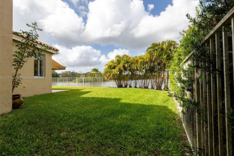 Casa en venta en Weston, Florida, 4 dormitorios, 176.7 m2 № 1726953 - foto 19