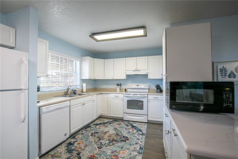 Commercial property in Umatilla, Florida 4 bedrooms, 200.67 sq.m. № 2205843 - photo 23