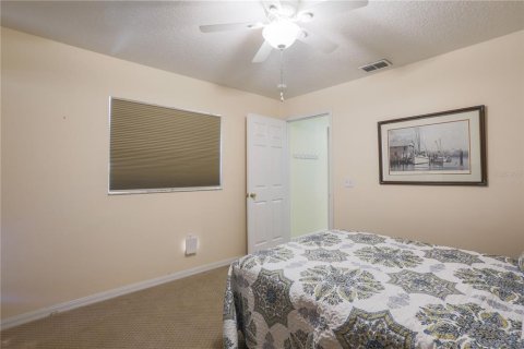 Commercial property in Umatilla, Florida 4 bedrooms, 200.67 sq.m. № 2205843 - photo 14
