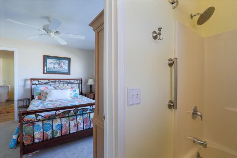 Commercial property in Umatilla, Florida 4 bedrooms, 200.67 sq.m. № 2205843 - photo 16