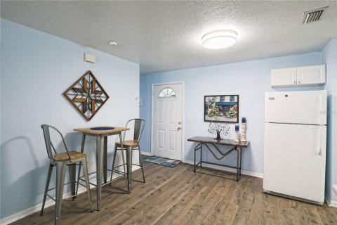 Commercial property in Umatilla, Florida 4 bedrooms, 200.67 sq.m. № 2205843 - photo 27