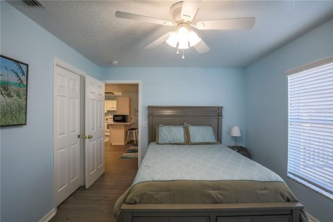 Commercial property in Umatilla, Florida 4 bedrooms, 200.67 sq.m. № 2205843 - photo 30