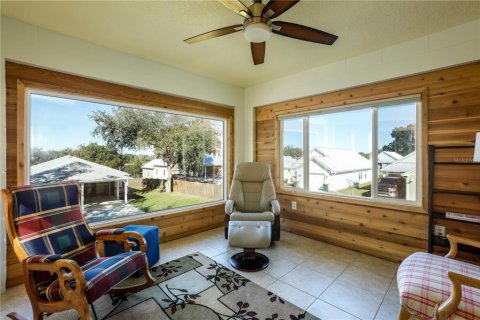 Commercial property in Umatilla, Florida 4 bedrooms, 200.67 sq.m. № 2205843 - photo 19