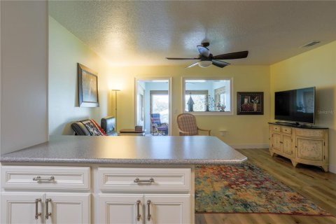 Commercial property in Umatilla, Florida 4 bedrooms, 200.67 sq.m. № 2205843 - photo 10